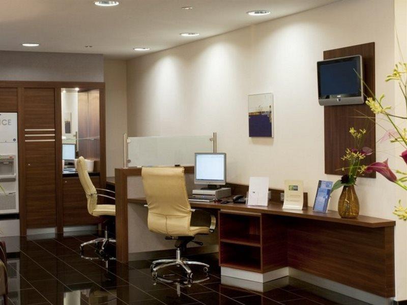 Holiday Inn Express Stuttgart Airport, An Ihg Hotel 라인펠덴에흐터딘겐 외부 사진
