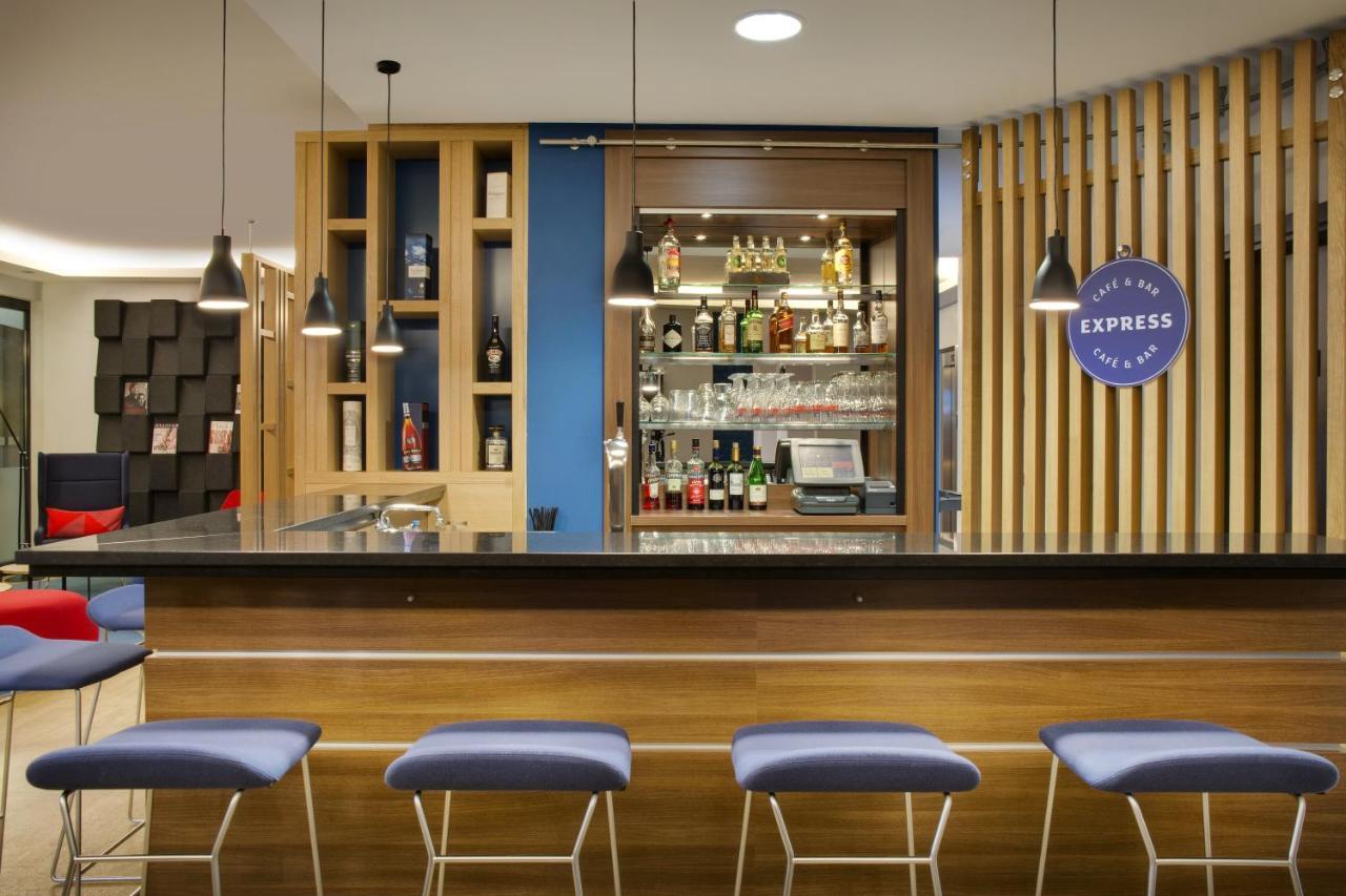 Holiday Inn Express Stuttgart Airport, An Ihg Hotel 라인펠덴에흐터딘겐 외부 사진